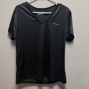 Columbia Women's Black Short Sleeve V-Neck Tee